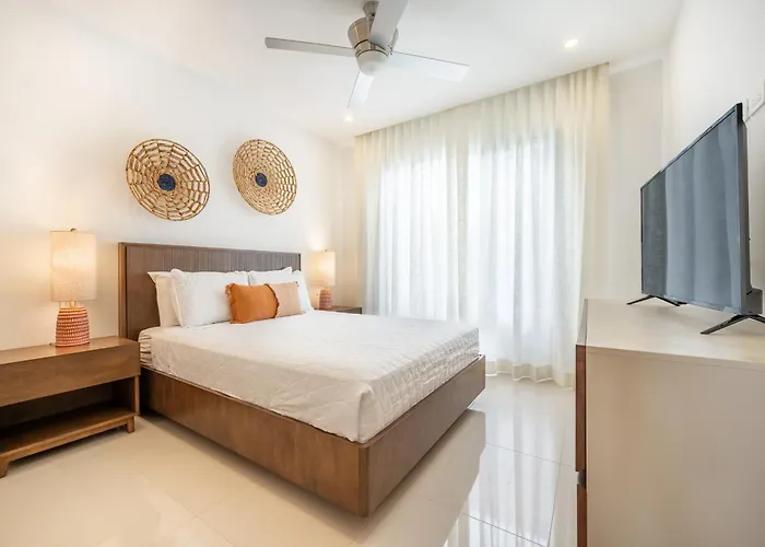 Ocean-view Tamarindo: Community Pool Access Apartamento