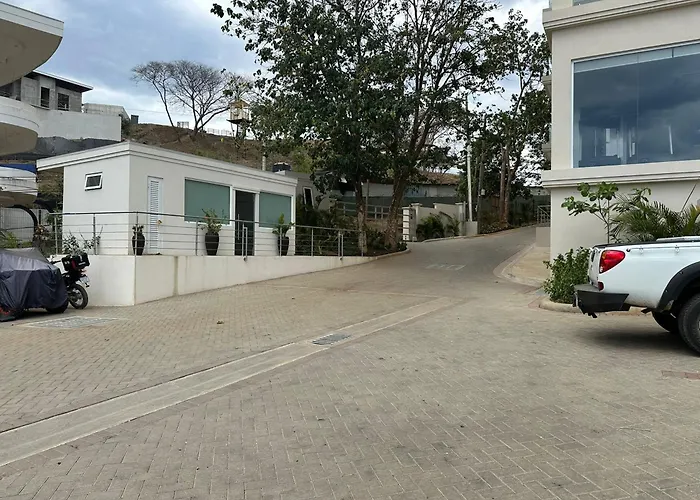 Apartamento Ocean-view Tamarindo: Community Pool Access *